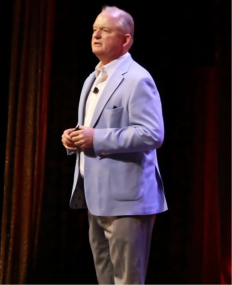Bill Canady on stage Vertical
